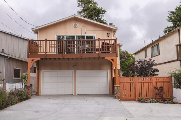 1207 David Avenue  Pacific Grove CA 93950 photo