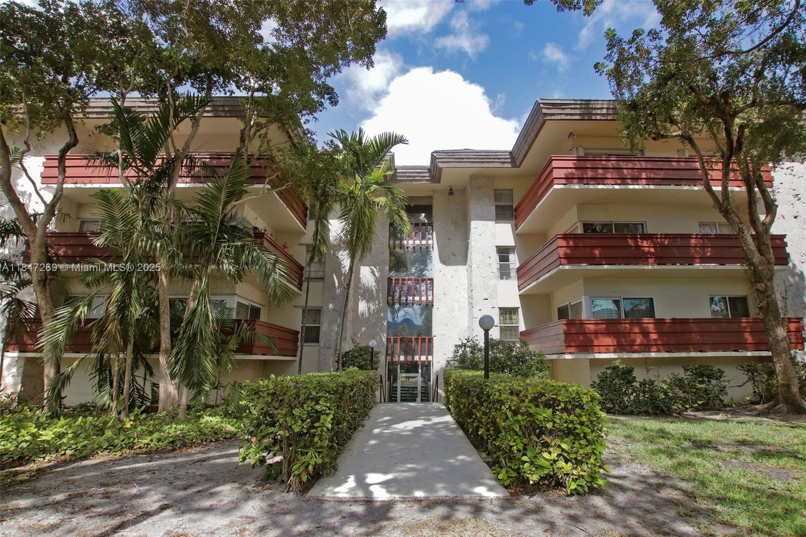 1205 Mariposa Ave 320  Coral Gables FL 33146 photo