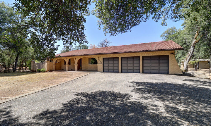 Property Photo: 13074 Fernie Way CA 96003