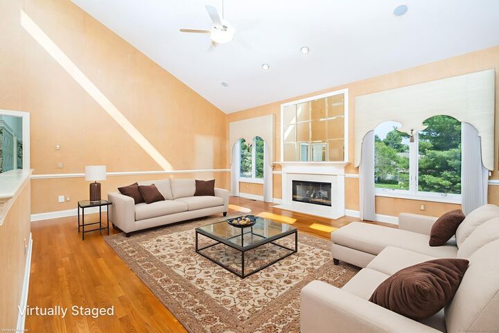 Property Photo:  16 Thistle Hollow 16  CT 06001 