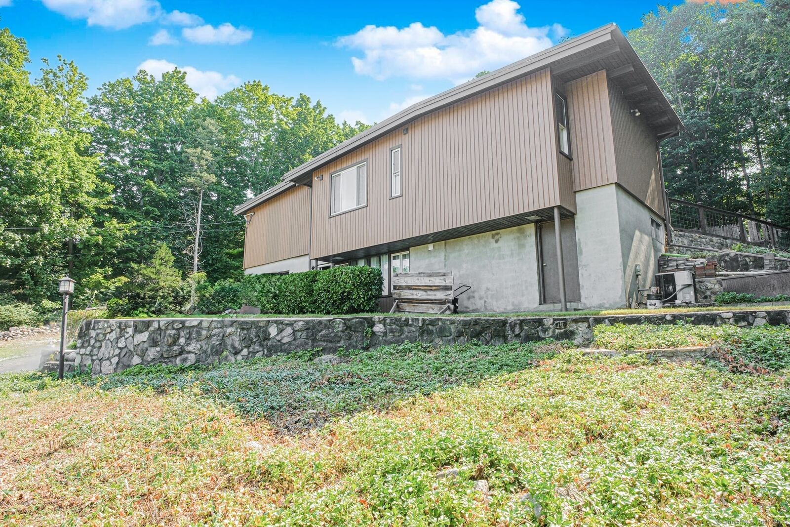 Property Photo:  203 Hoyt Street  CT 06820 