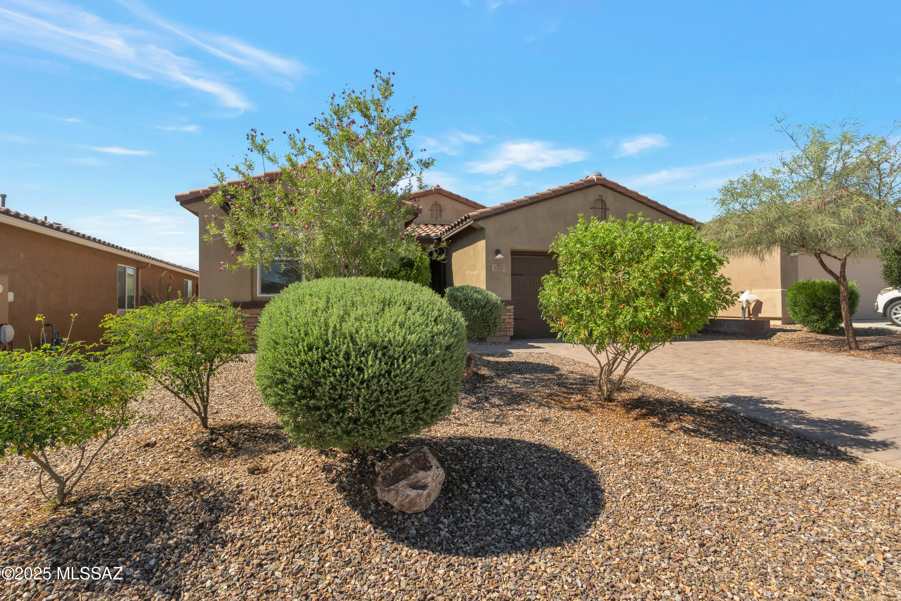 Property Photo: 7738 W Laurel Lane AZ 85658
