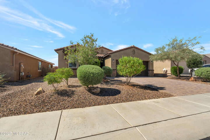 Property Photo: 7738 W Laurel Lane AZ 85658