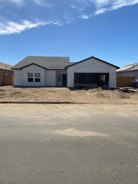 Property Photo: 1173 S Creekside Place E CA 93257