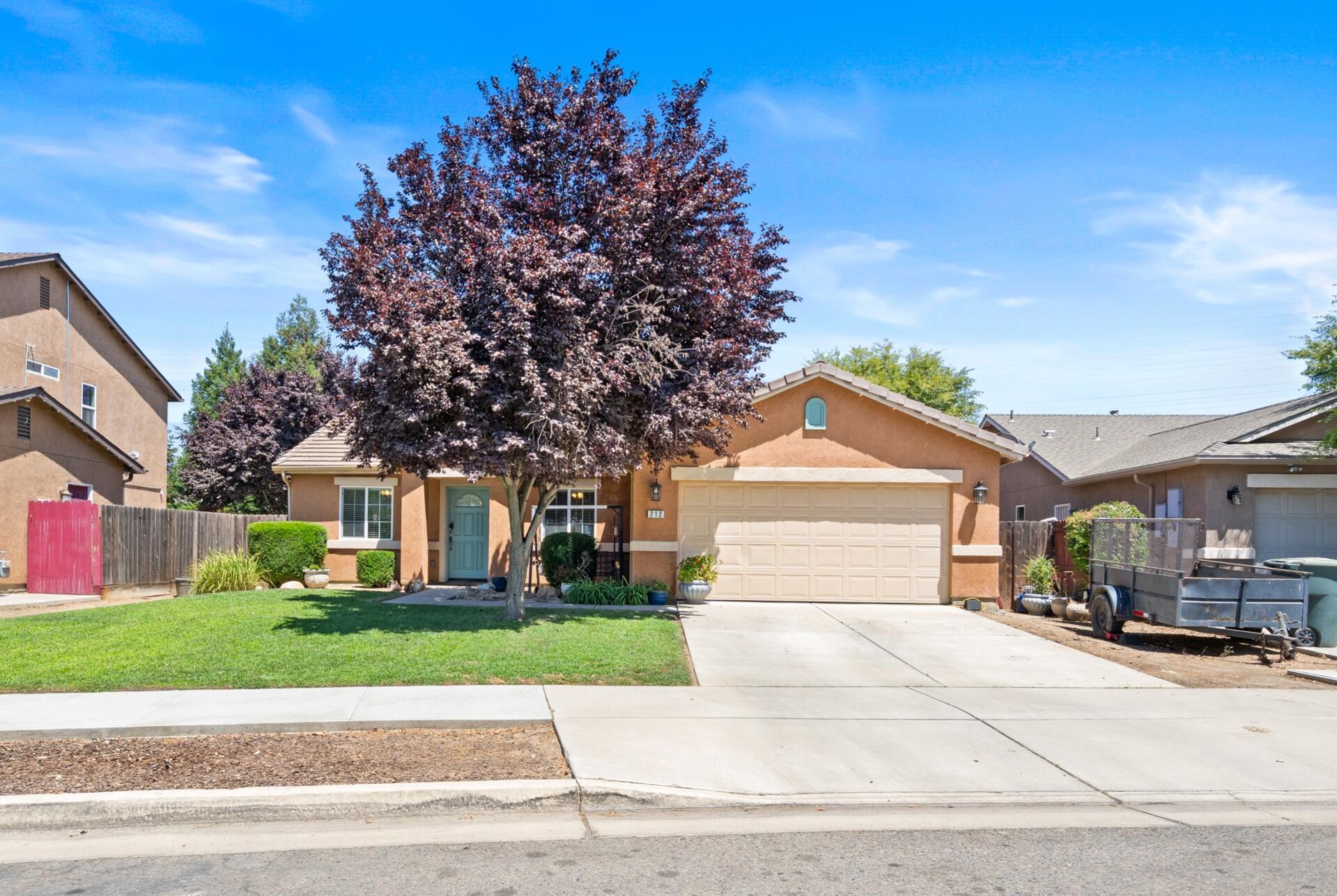 Property Photo:  212 N Casablanca Street  CA 93292 