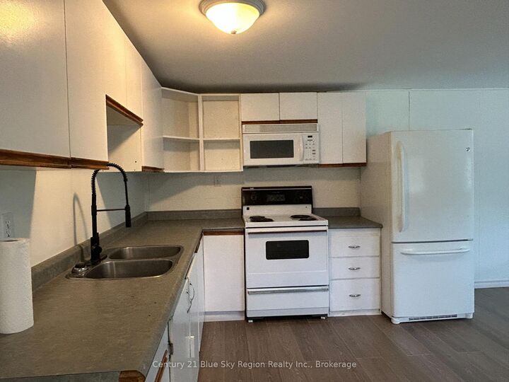 Property Photo:  5887 Highway 11 N N/A 34D  ON P0H 1P0 