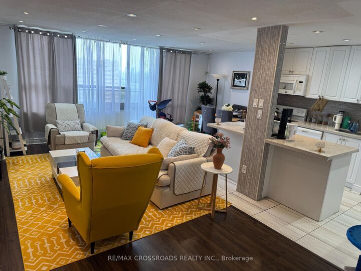 Property Photo: 2721 Victoria Park Avenue Ph01 ON M1T 3N6