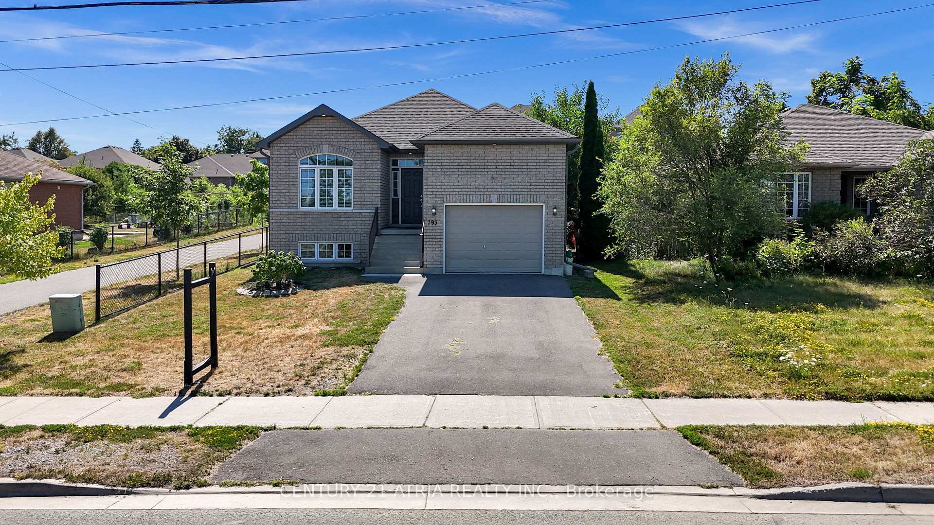 Property Photo: 793 Spillsbury Drive ON K9K 1K9