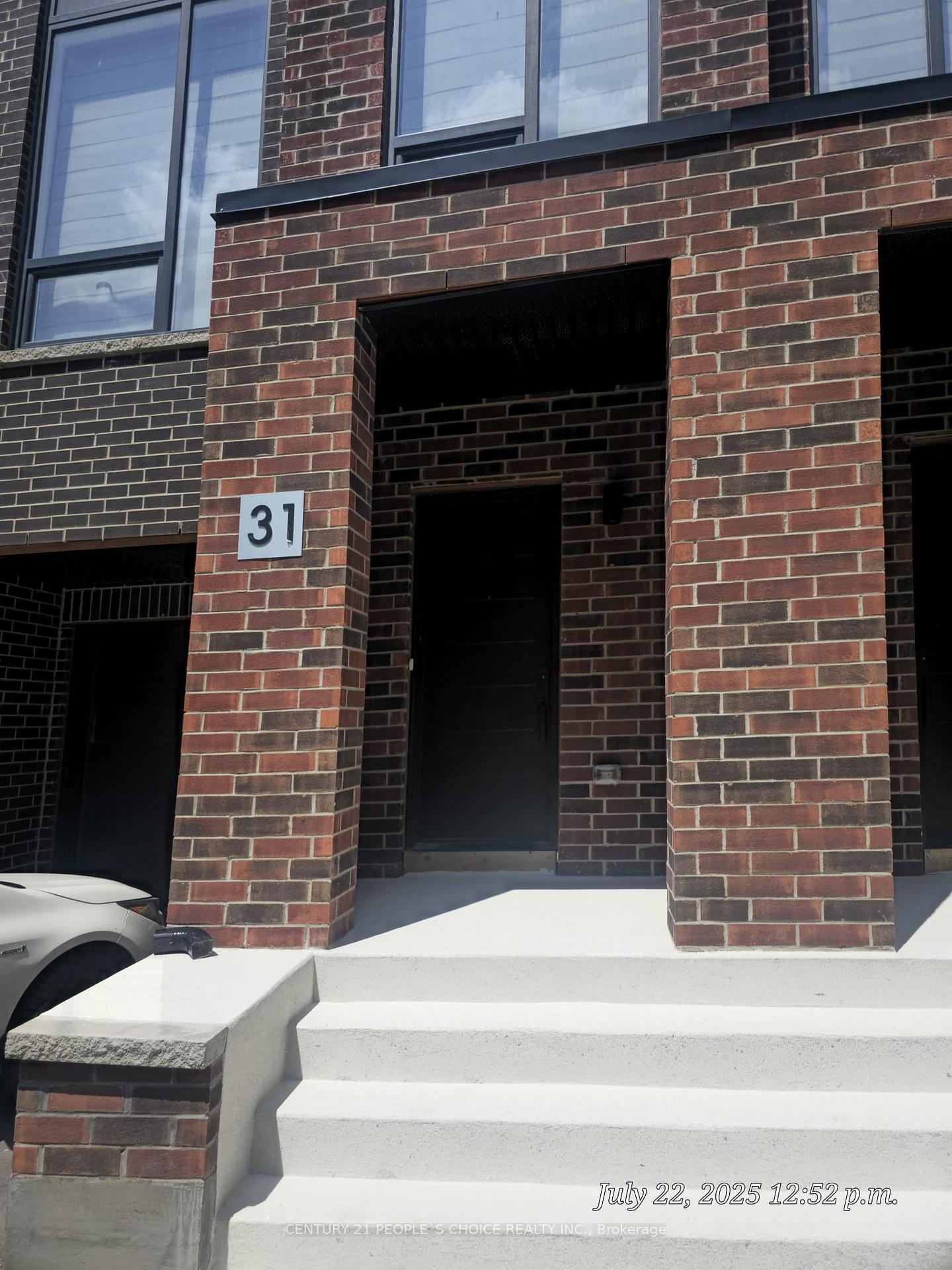 Photo de la propriété:  31 Desiree Place  ON L7E 2R7 