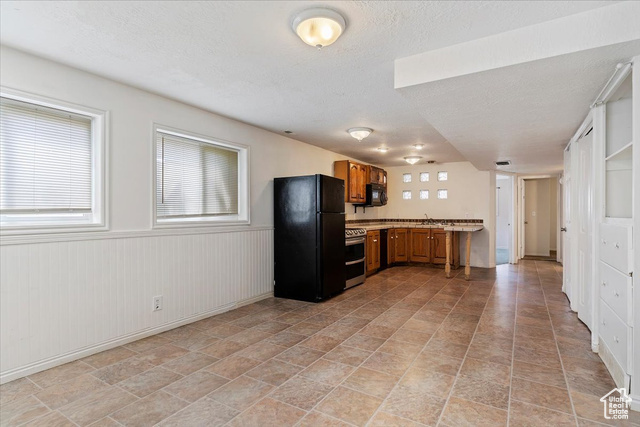 Property Photo: 1586 E 275 N UT 84040