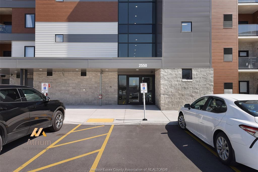 Property Photo:  2550 Sandwich West Parkway 110  ON N9H 0N4 
