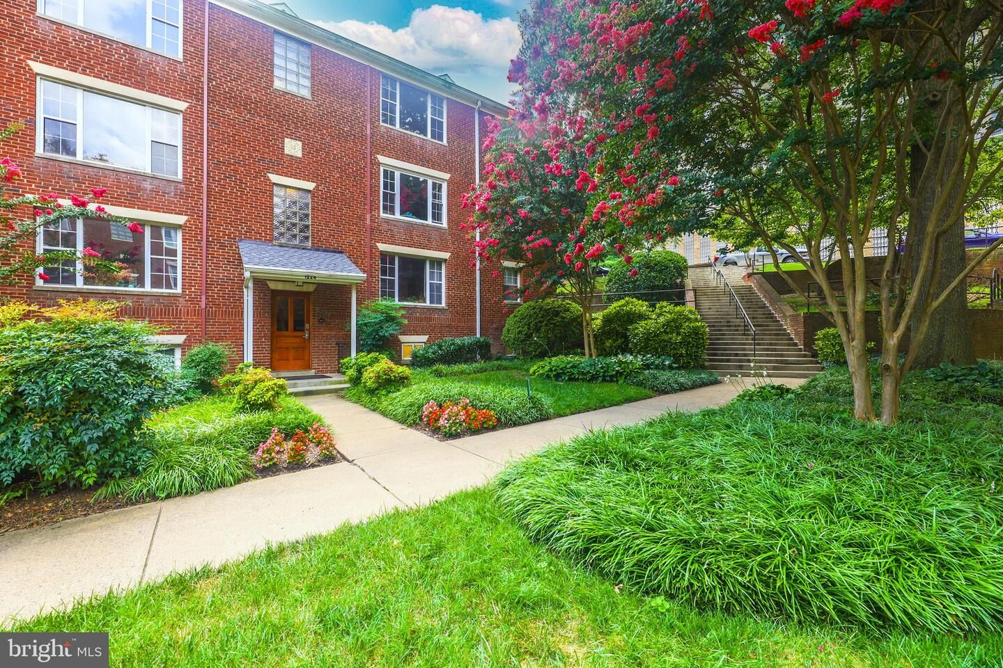 Property Photo:  1224 N Meade Street Es102  VA 22209 