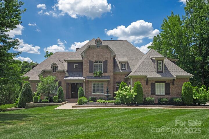 Property Photo: 1100 Seminole Drive SC 29707