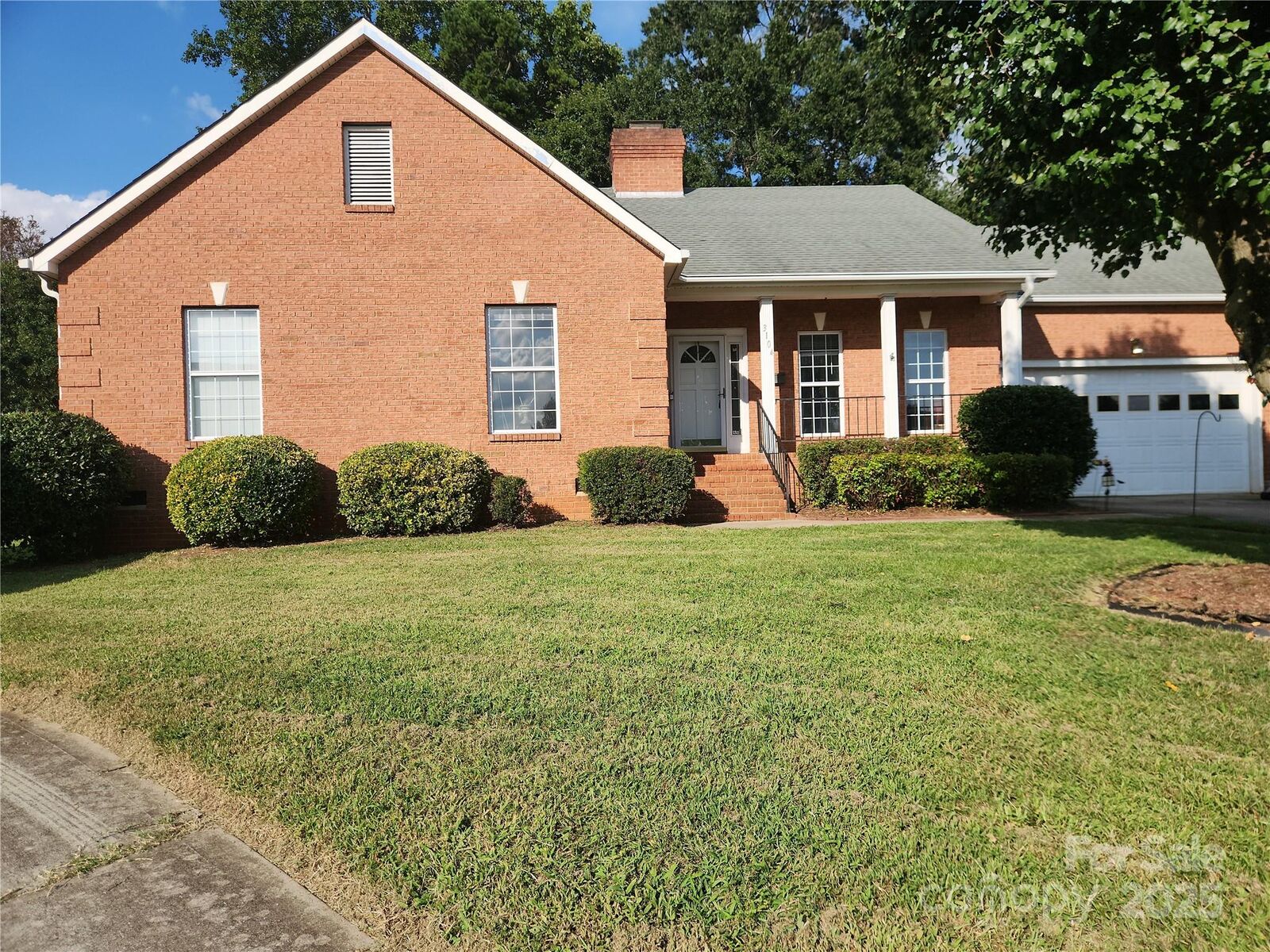 Property Photo: 3104 Yvonne Lane NC 28216