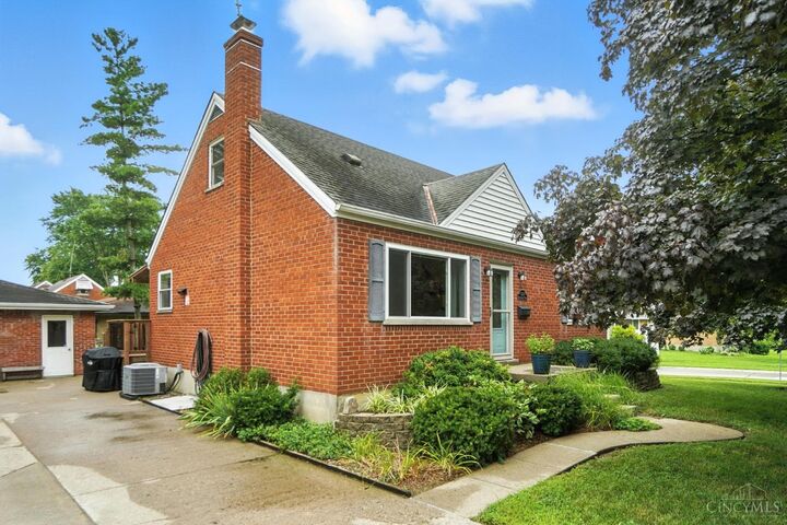 3939 Beavercreek Circle  Sharonville OH 45241 photo