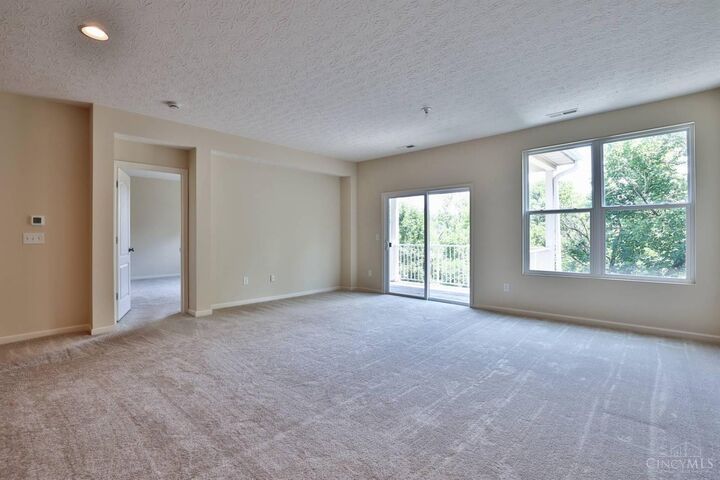 Property Photo: 1031 Lost Crossing OH 45231