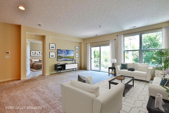 Property Photo: 1031 Lost Crossing OH 45231