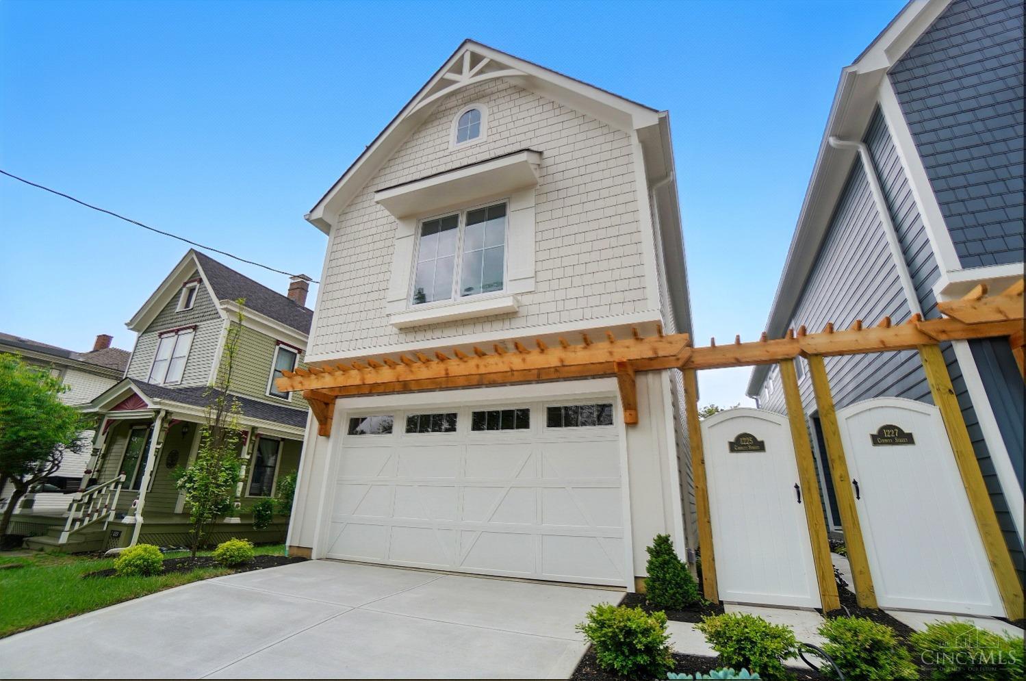 Property Photo: 1225 Corbett Street OH 45208