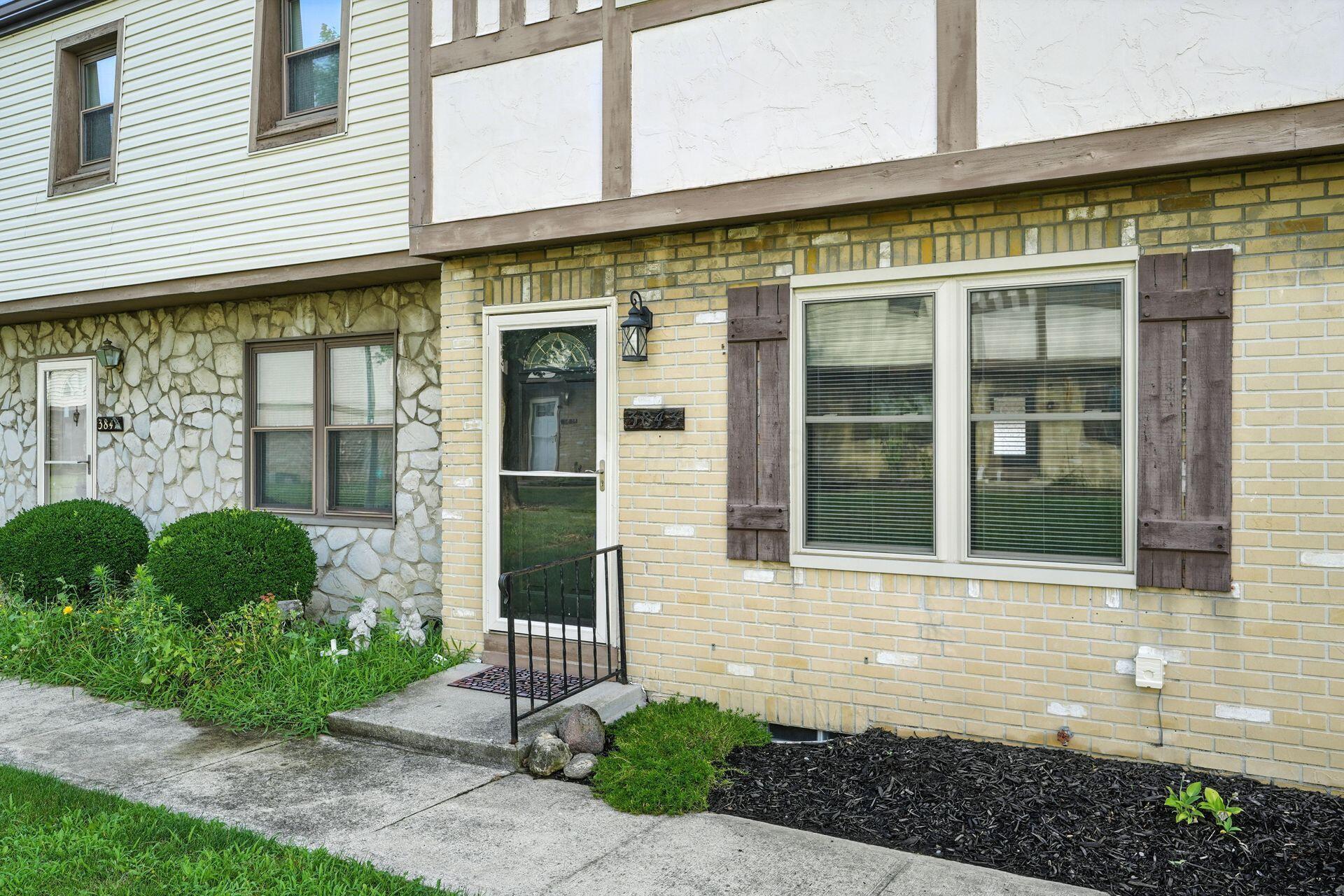 Property Photo: 3843 Queen Anne Place OH 43123