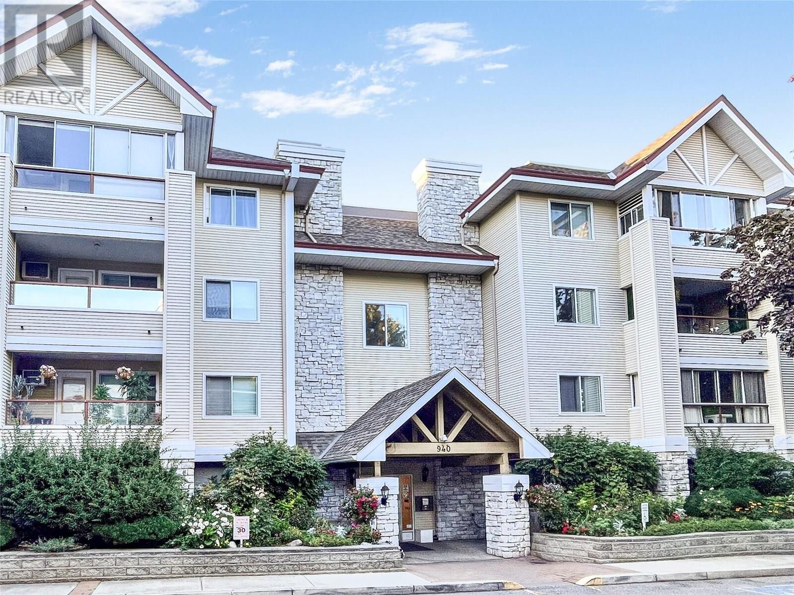 Property Photo:  940 Glenwood Avenue 308  BC V1Y 9P2 