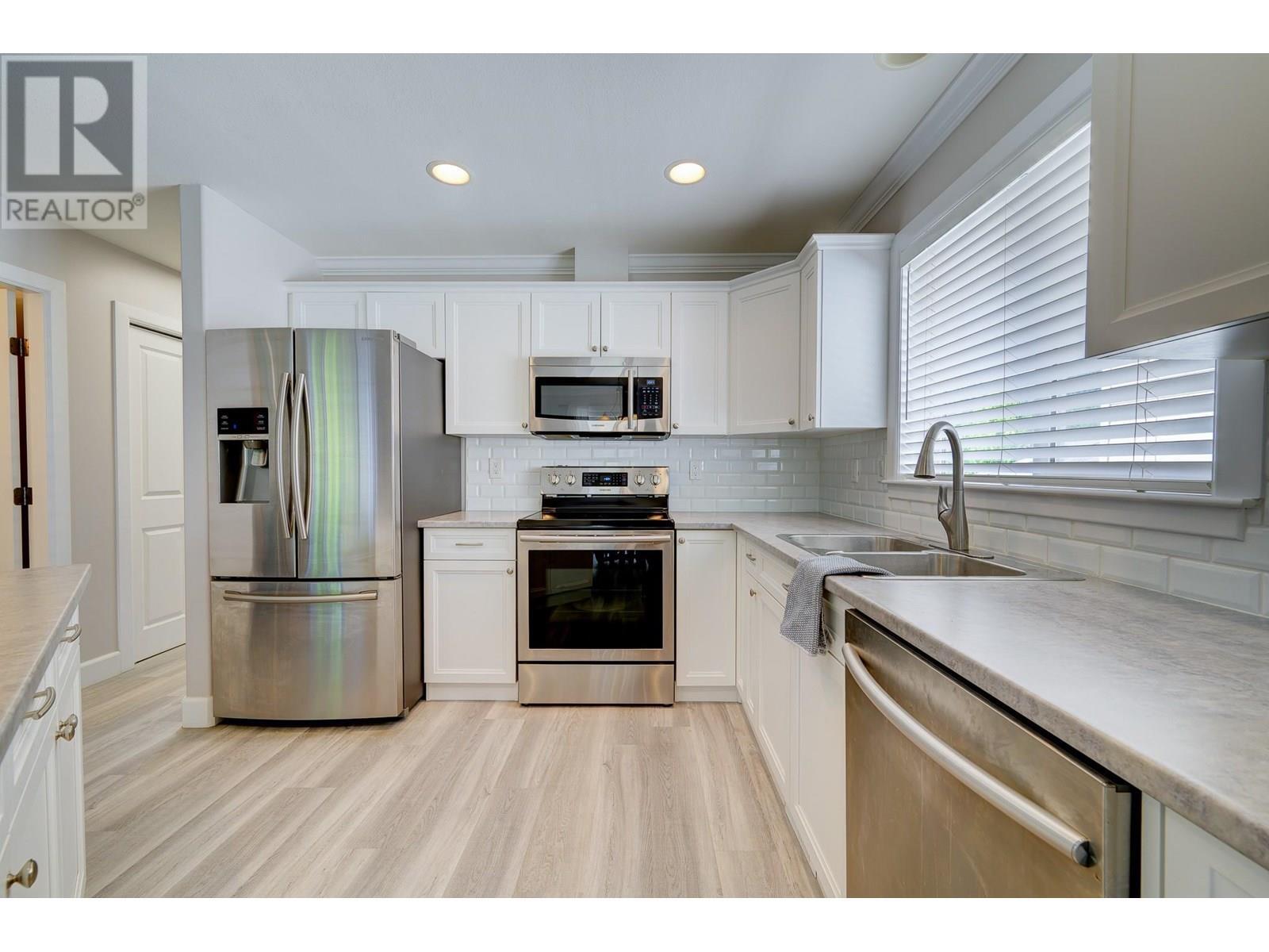 Property Photo: 1940 Hillside Drive 33 BC V2E 2T3