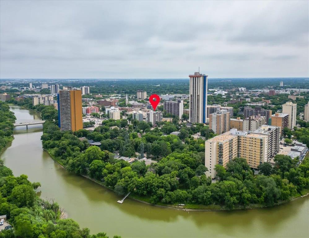 Property Photo:  188 Roslyn Road  MB R3L 0G8 