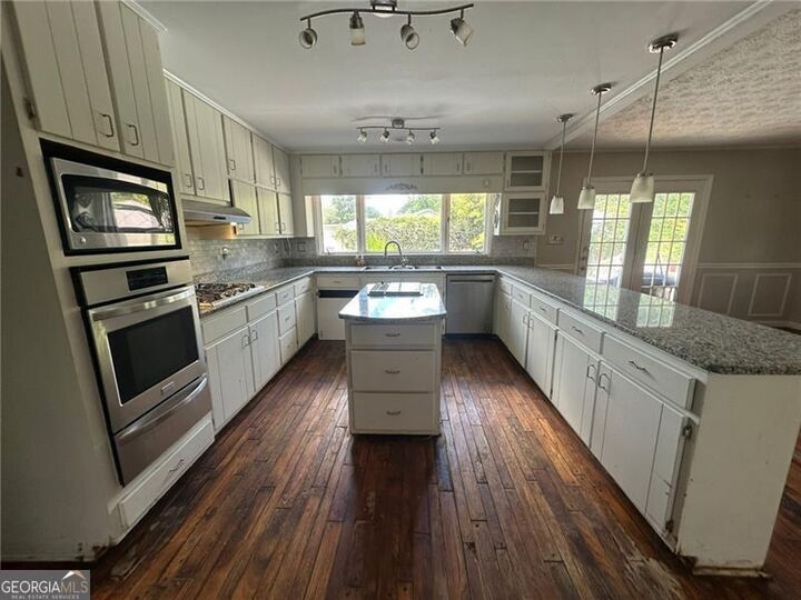 Property Photo: 176 Mask Road GA 30215
