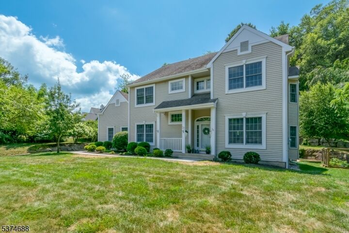 32 Castle Ct  Randolph Twp. NJ 07869 photo