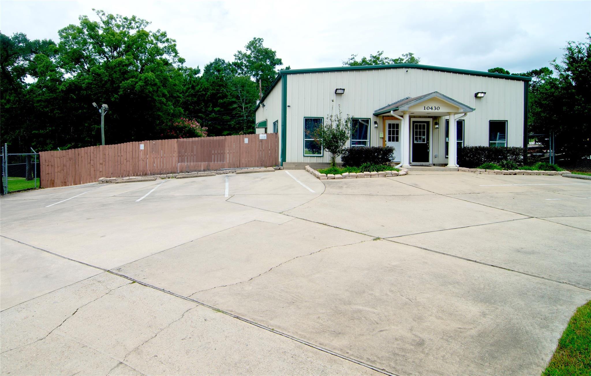 Property Photo: 10430 W Fm 1097 Road W TX 77318