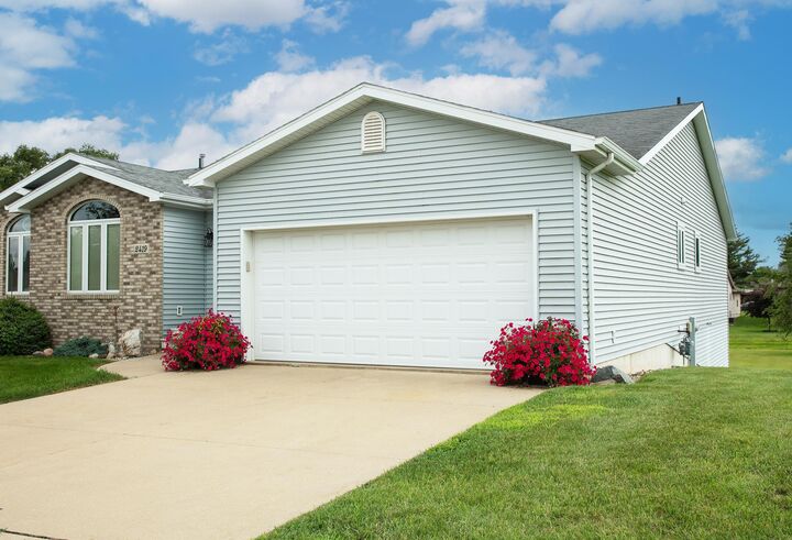 Property Photo:  2419 Carstensen Dr  IA 50677 