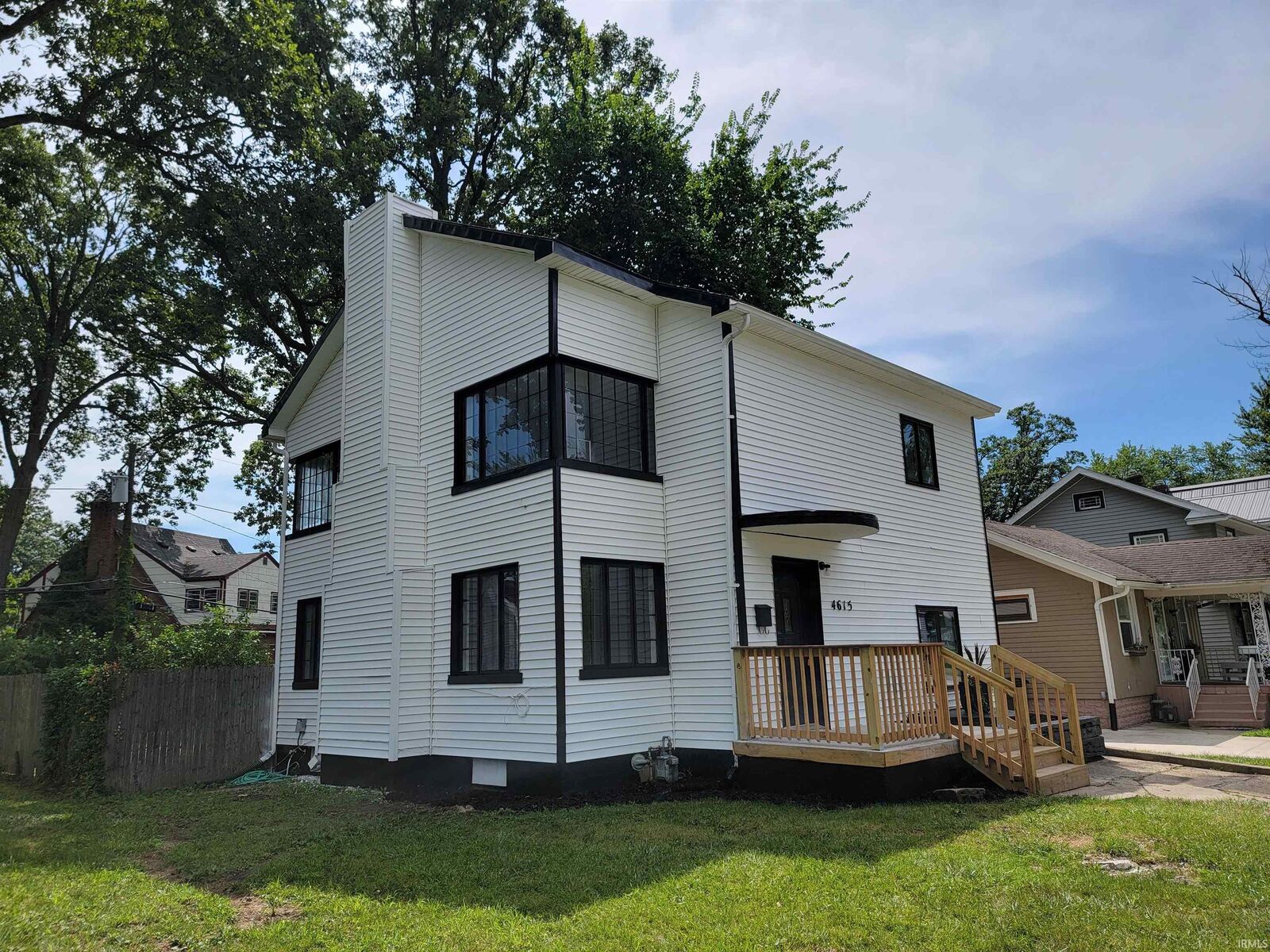 Property Photo: 4615 S Calhoun Street IN 46807-2809