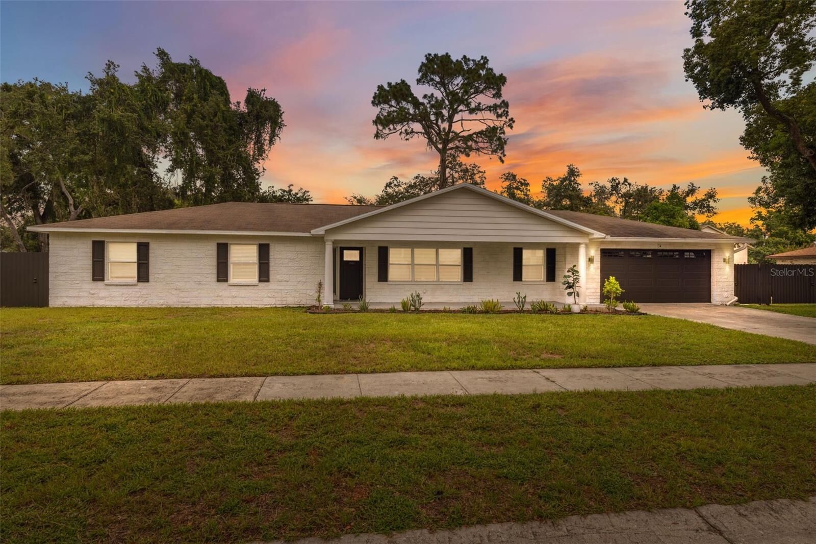Property Photo:  410 Larrie Ellen Way  FL 33510 