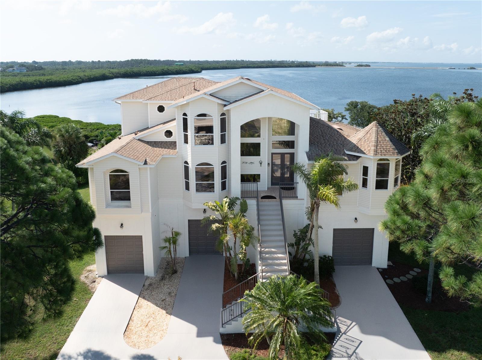 1661 Sea Breeze Drive  Tarpon Springs FL 34689 photo