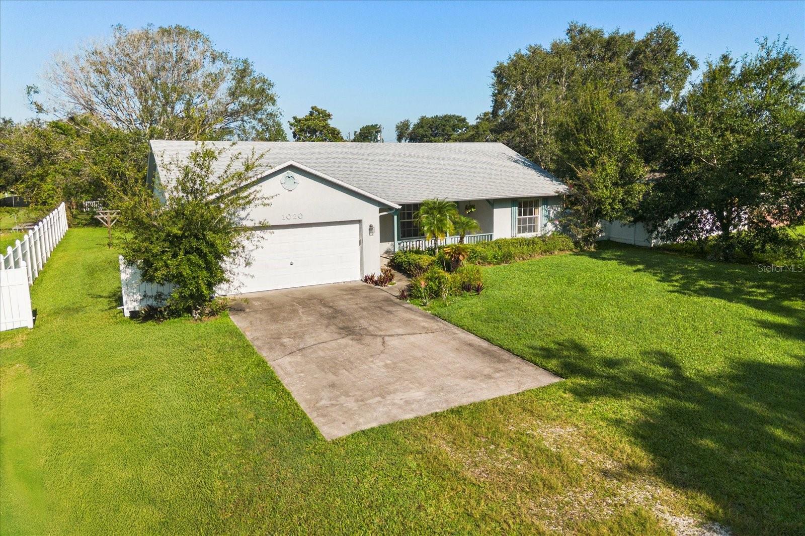 Property Photo: 1020 Myrtle Avenue FL 34771