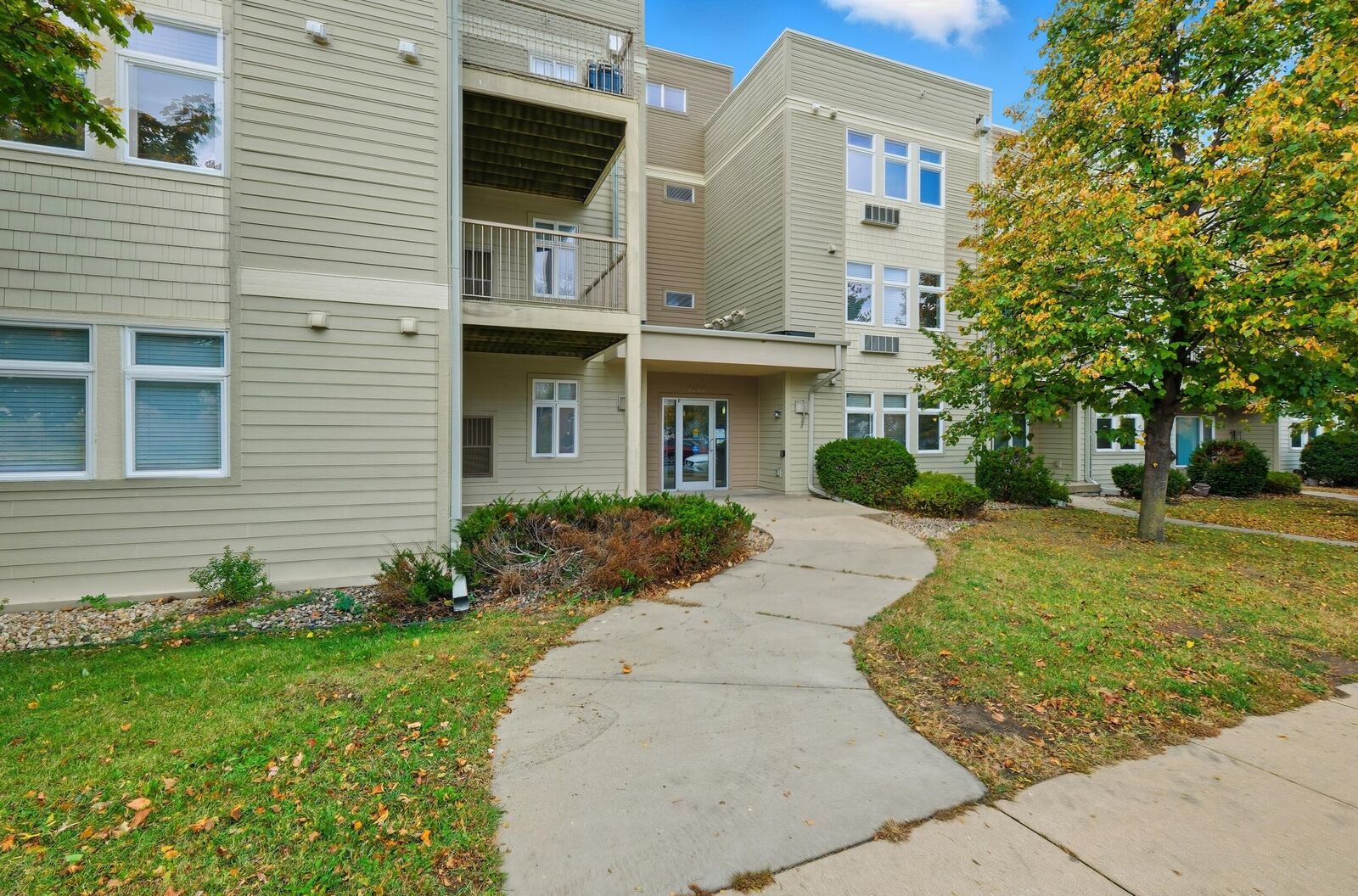 Property Photo:  8206 Starr Grass Dr 204  WI 53719