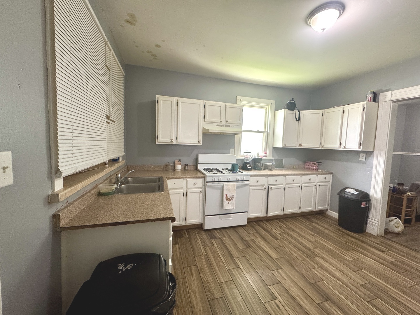 Property Photo: 624 S Lincoln Avenue IL 60505