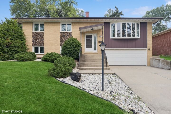 6501 Forestview Drive  Oak Forest IL 60452 photo