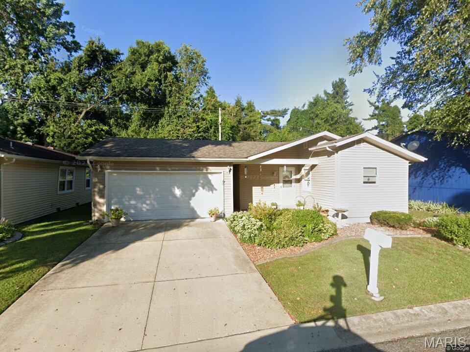 Property Photo: 8 Singletree Lane IL 62034