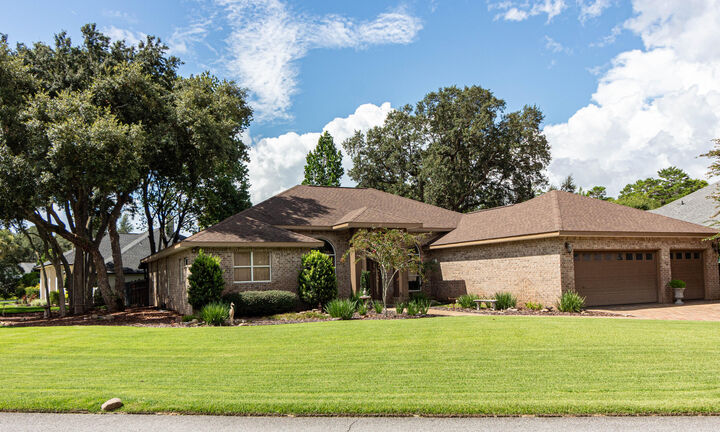 Property Photo:  6955 Turnberry Circle  FL 32566 