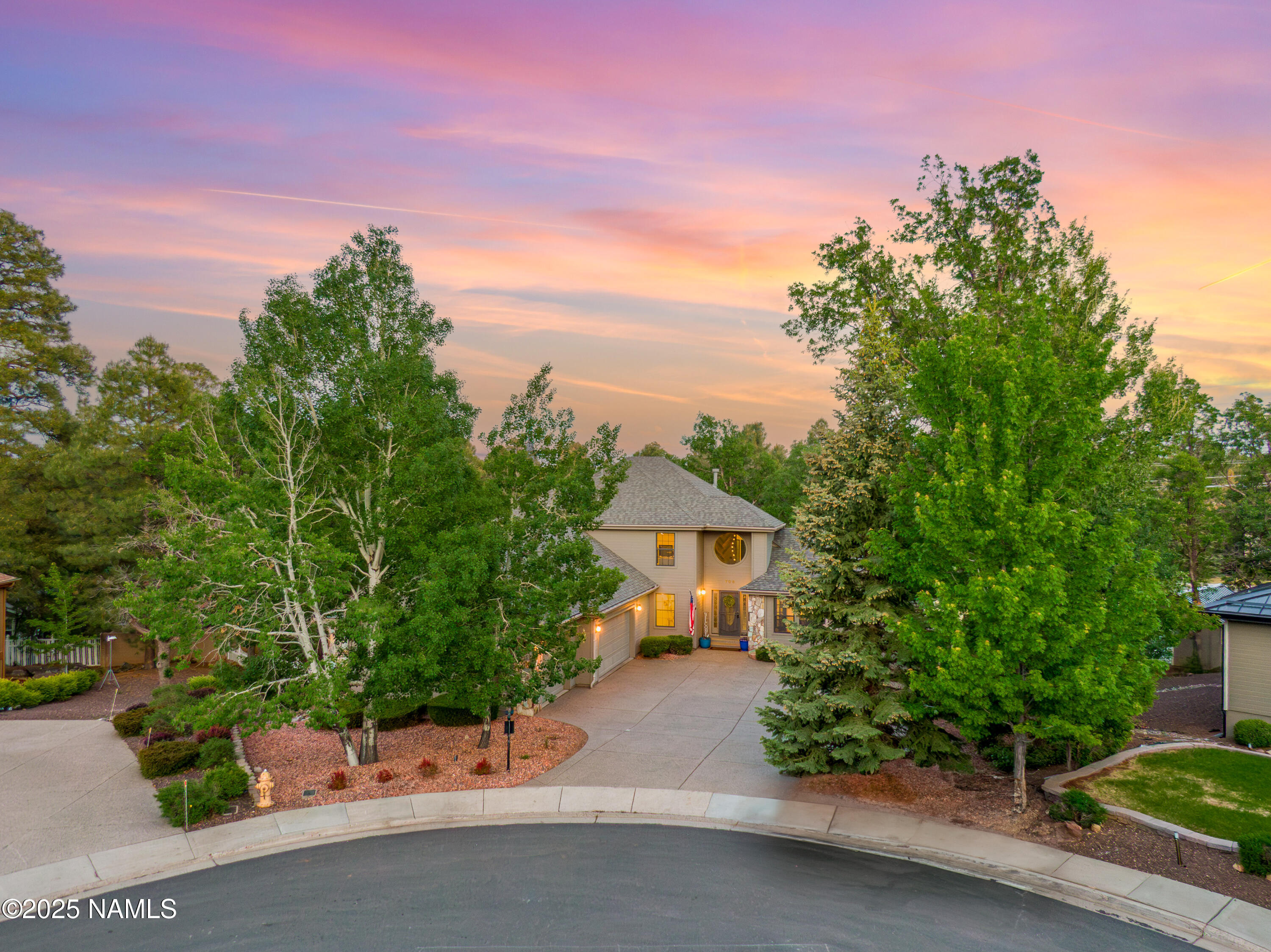 Property Photo: 706 N Hulet Lane AZ 86004