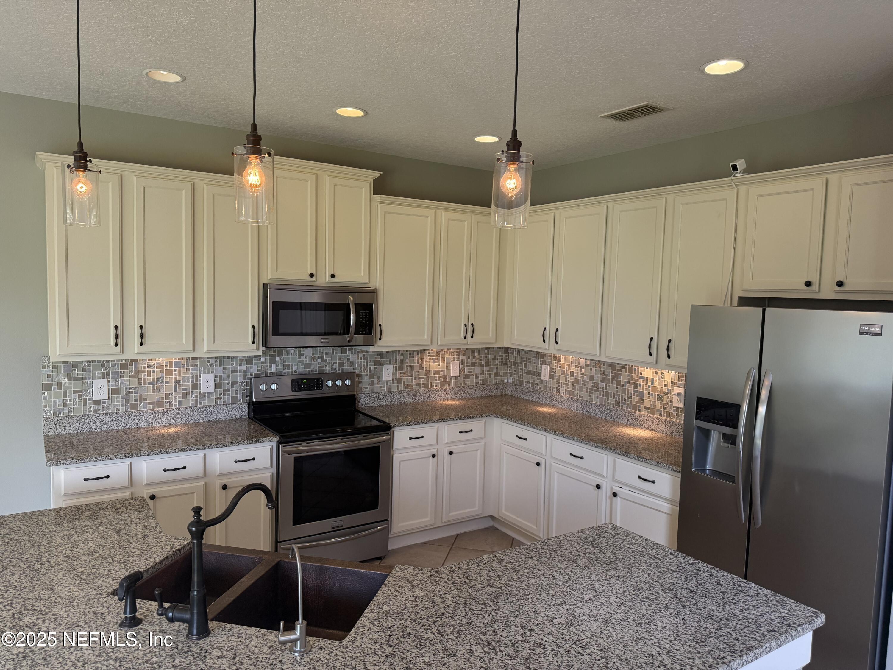 Property Photo:  453 Venetian Villa Drive  FL 32168 