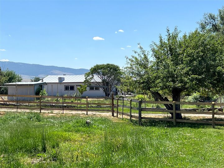 825 Ridge Road  Stevensville MT 59870 photo