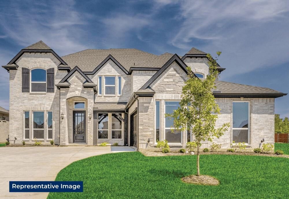 Property Photo: 261 E Broadmoor Lane TX 75154