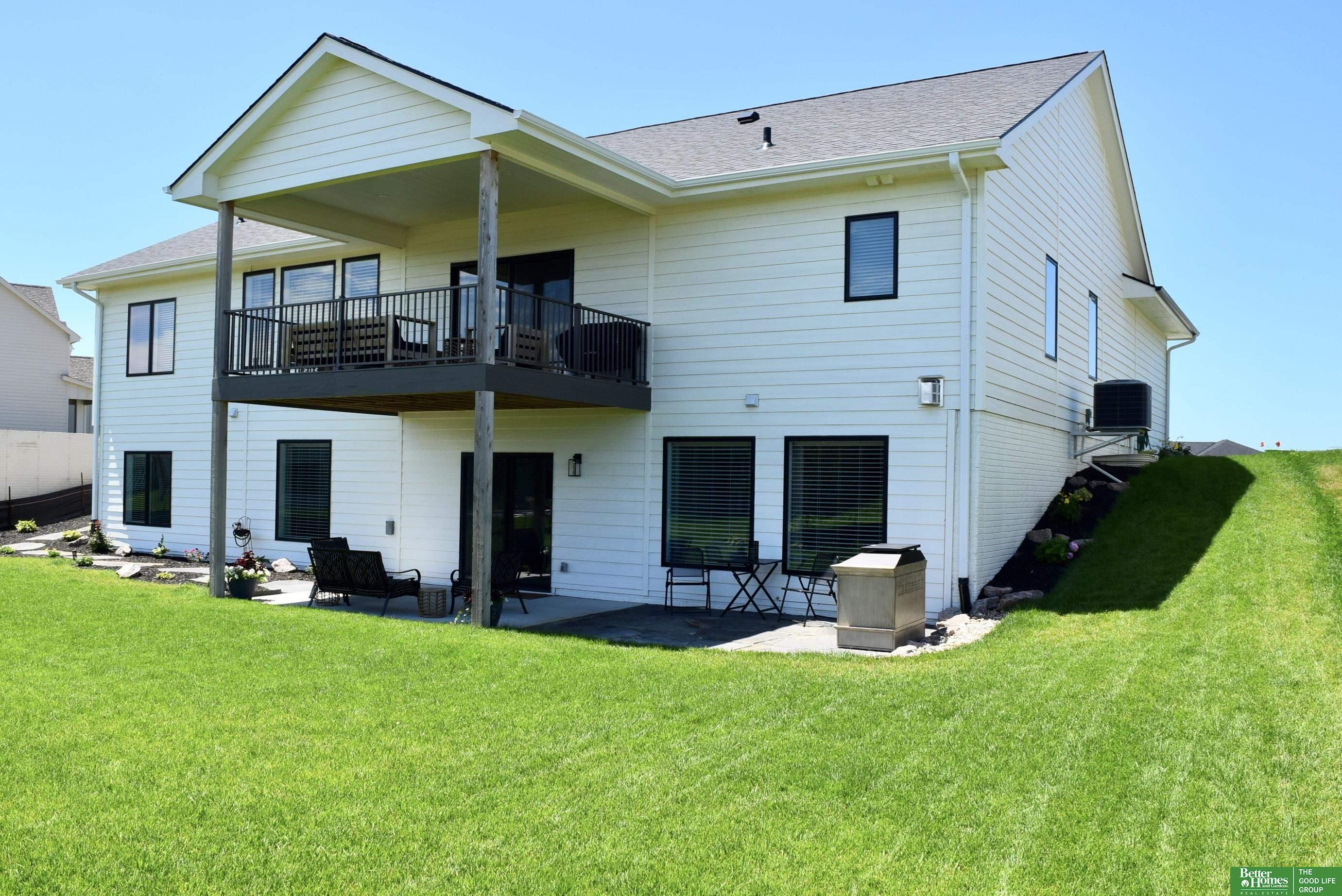 Property Photo: 5445 Kestrel Parkway NE 68022