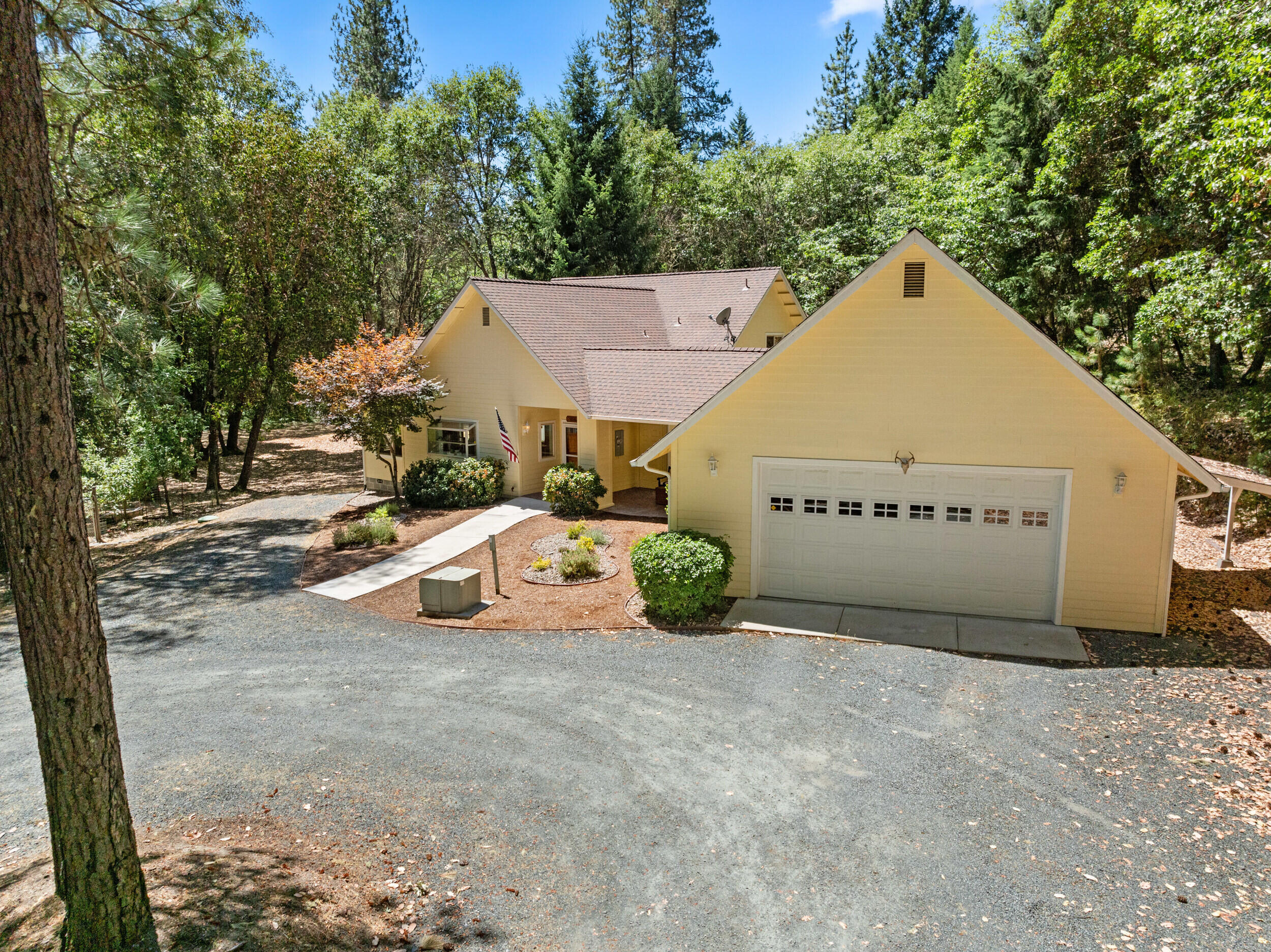Property Photo:  780 Pinecrest Drive  OR 97526 