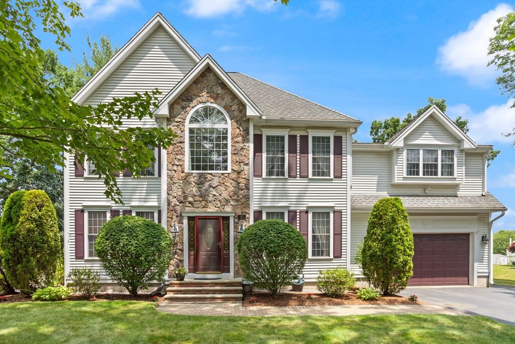 Property Photo:  10 Casie Ln  MA 01886 