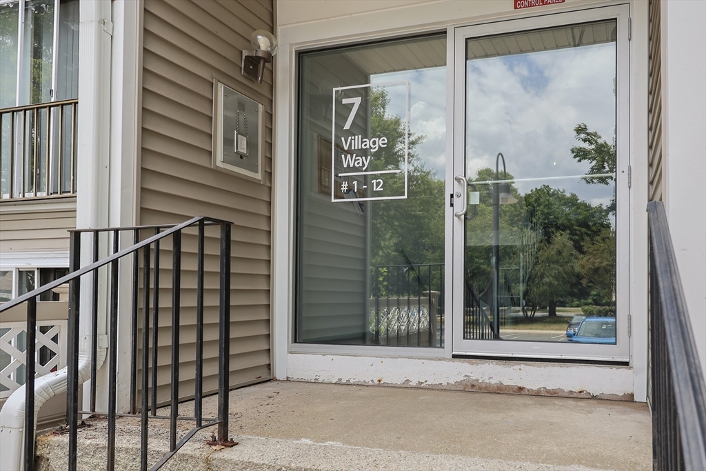 Property Photo:  7 Village Way 4  MA 01760 