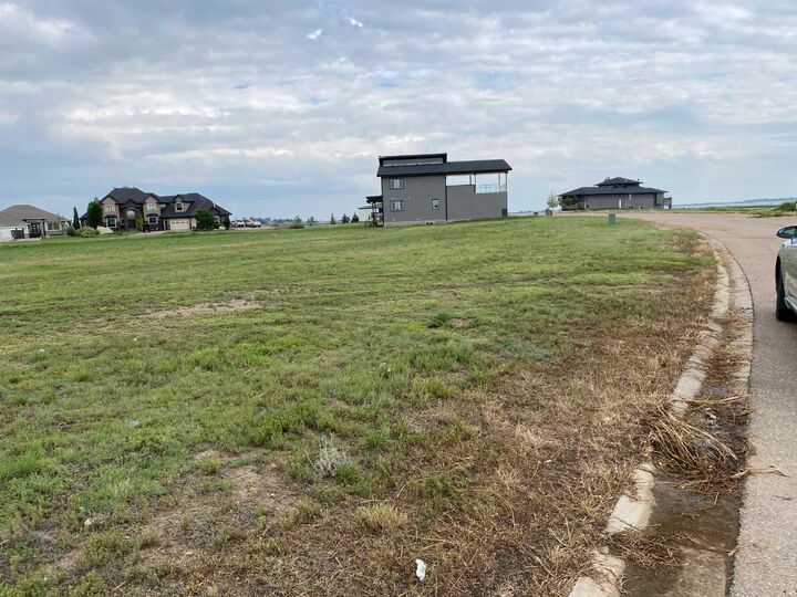 Property Photo: 35 Kingfisher Estates AB T1R 0X5