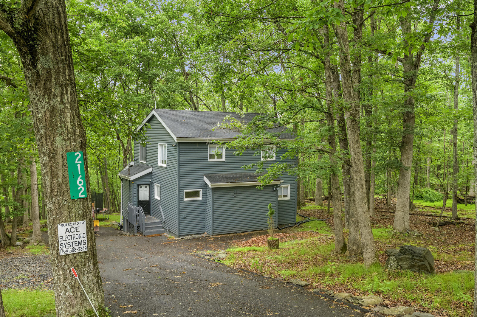 Property Photo:  2162 Glasgow Drive  PA 18324 