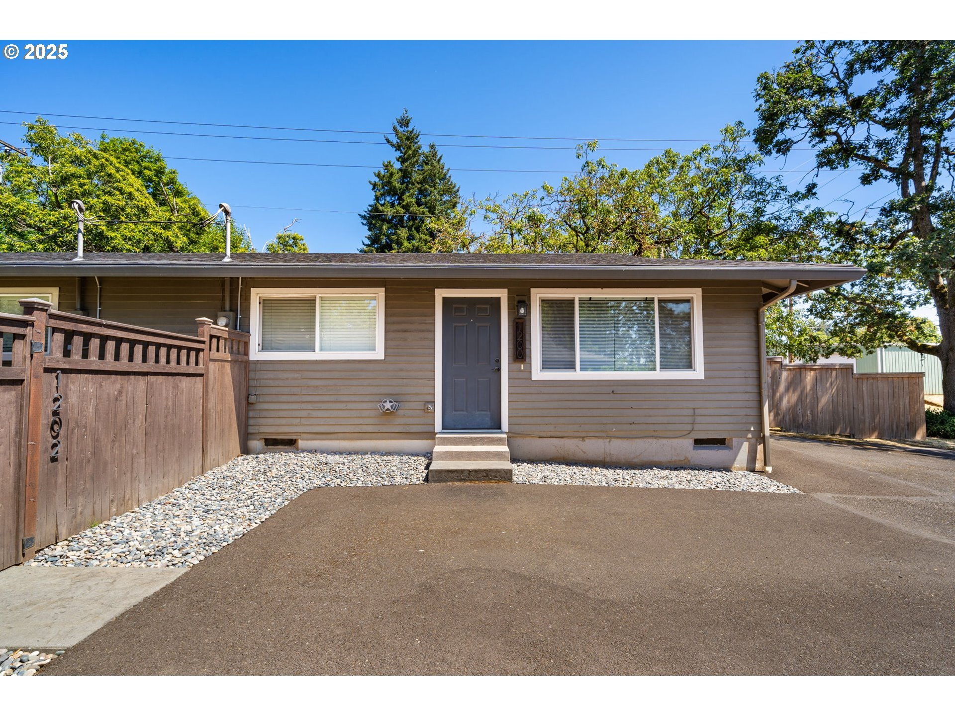 Property Photo: 1200 W McLoughlin Blvd WA 98660